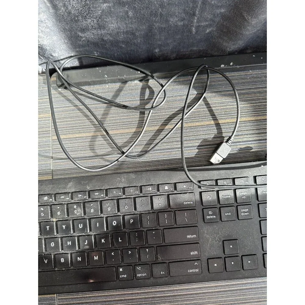 Macally USB Wired Keyboard Plug and Play Ergonomic USB‎